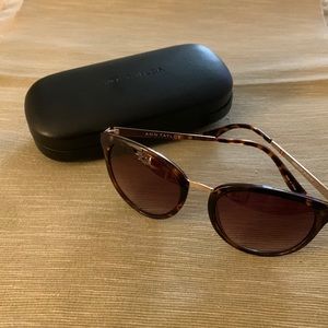 Ann Taylor Sunglasses Hard Case and Cleaning Cloth
